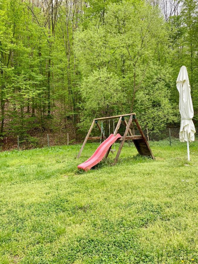 Bed and Breakfast House In The Woods Решіца Екстер'єр фото
