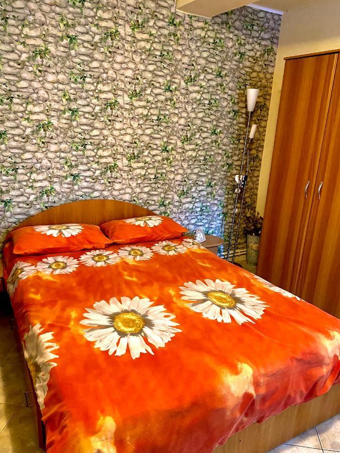 Bed and Breakfast House In The Woods Решіца Екстер'єр фото